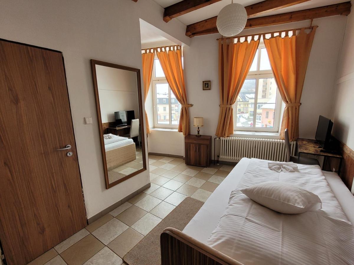Jeseník Hotel Koruna מראה חיצוני תמונה