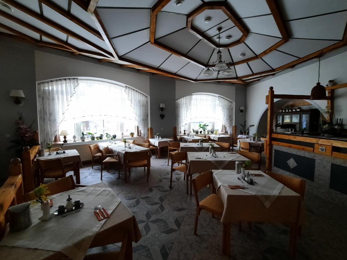 Jeseník Hotel Koruna מראה חיצוני תמונה