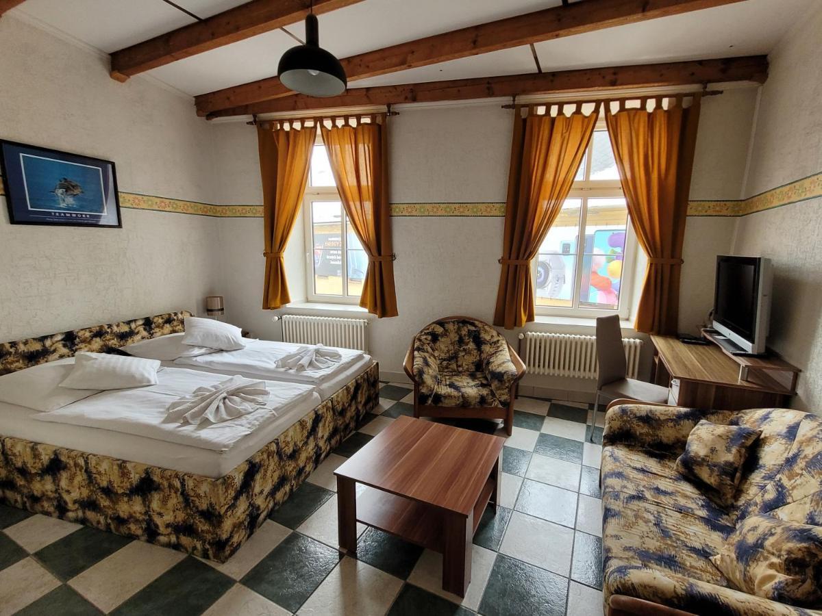 Jeseník Hotel Koruna מראה חיצוני תמונה